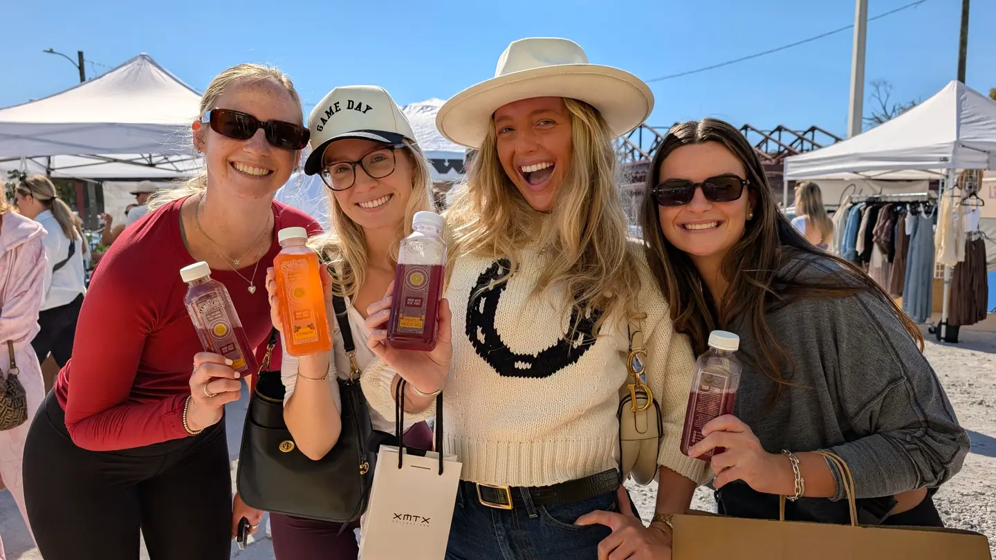 Lemonicious customers at a Florida farmers market